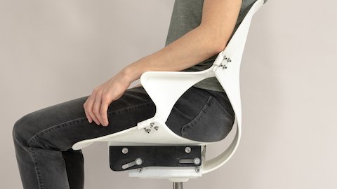 Zeph monoshell with integrated arms