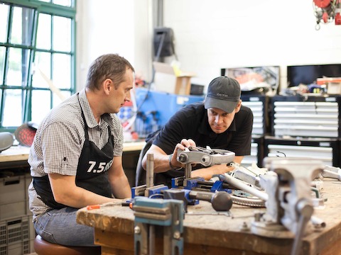 Since Studio 7.5 do all their own welding, lathing, bending, and sandblasting work on their own, a heavy duty workshop became a necessity. 