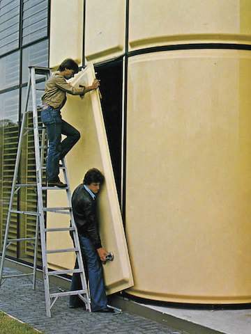 The facility must be able to change with grace, be flexible and non-monumental.