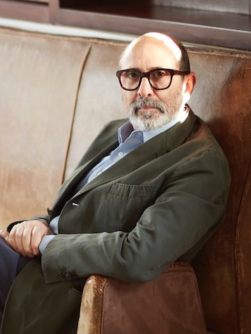 Select to learn more about Isay Weinfeld's products, design thinking, and awards.